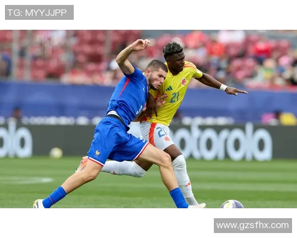 U20辽宁队与新疆队激战正酣青年篮球赛场上的精彩对决引人瞩目 U20辽宁队与新疆队激战正酣青年篮球赛场上的精彩对决引人瞩目