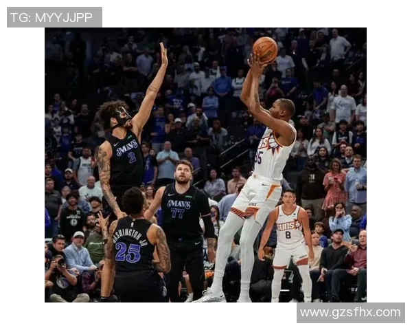 东契奇狂砍73分刷新现役得分纪录独行侠成功终结太阳连胜势头